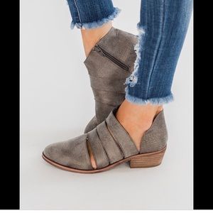 Brand New - never worn grey booties